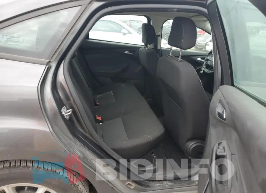 1FADP3F20JL223152 Photo# 10
