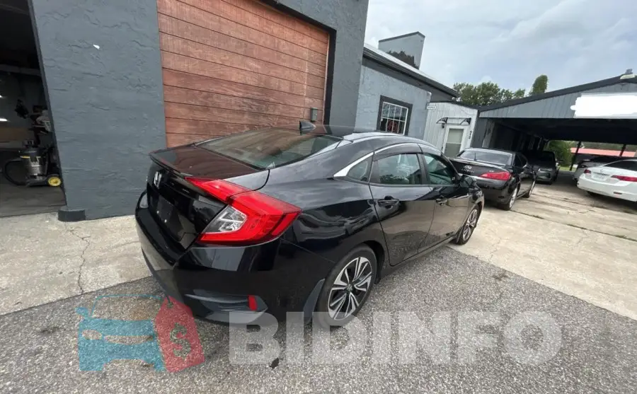 19XFC1F76HE013074 Photo# 4