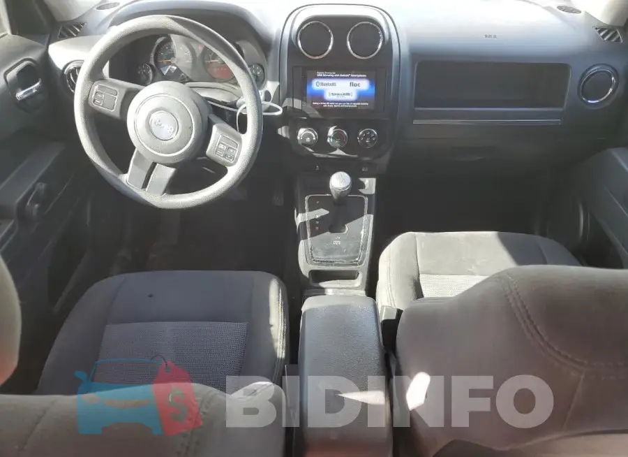 1C4NJPBB4HD120494 Photo# 8