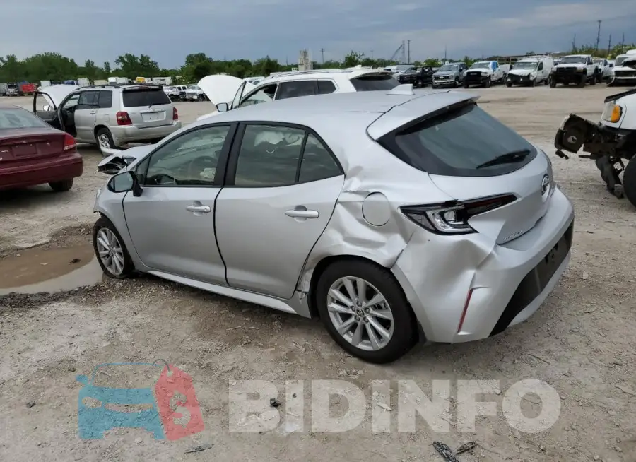 JTND4MBE7S3242741 Photo# 2