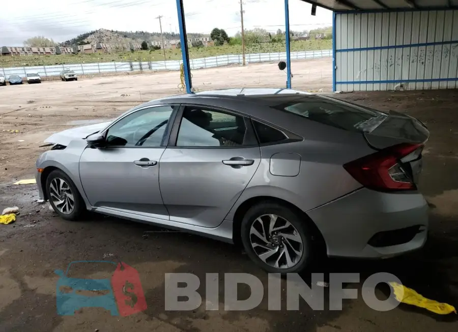 19XFC2F72GE071011 Photo# 2