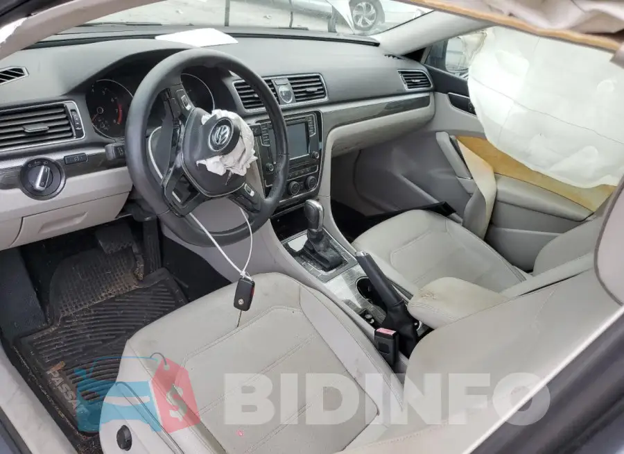 1VWBS7A33GC010578 Photo# 8