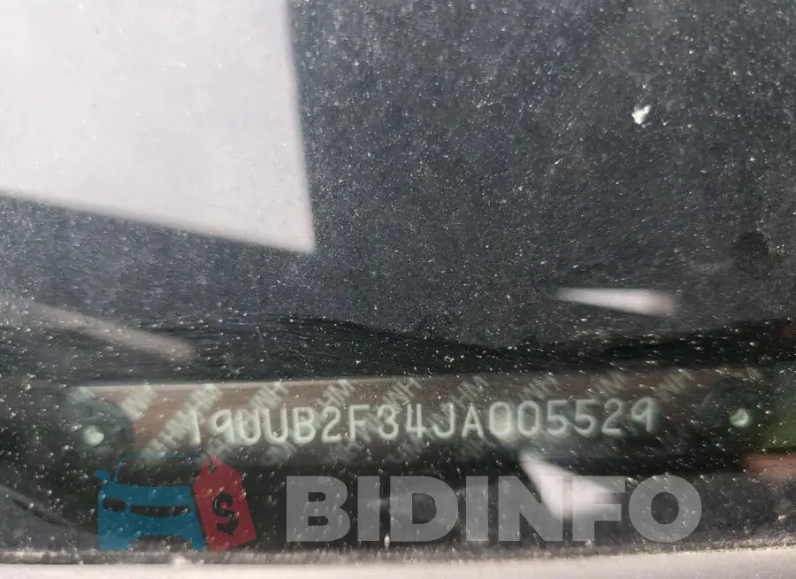 19UUB2F34JA005529 Photo# 12