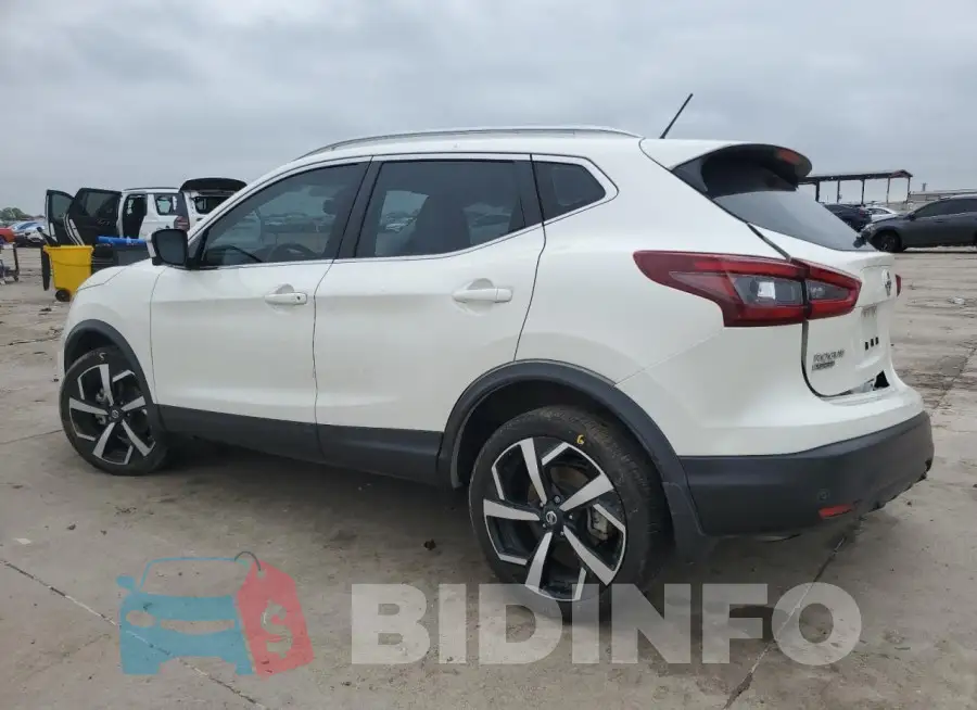 JN1BJ1CV4NW580251 Photo# 2