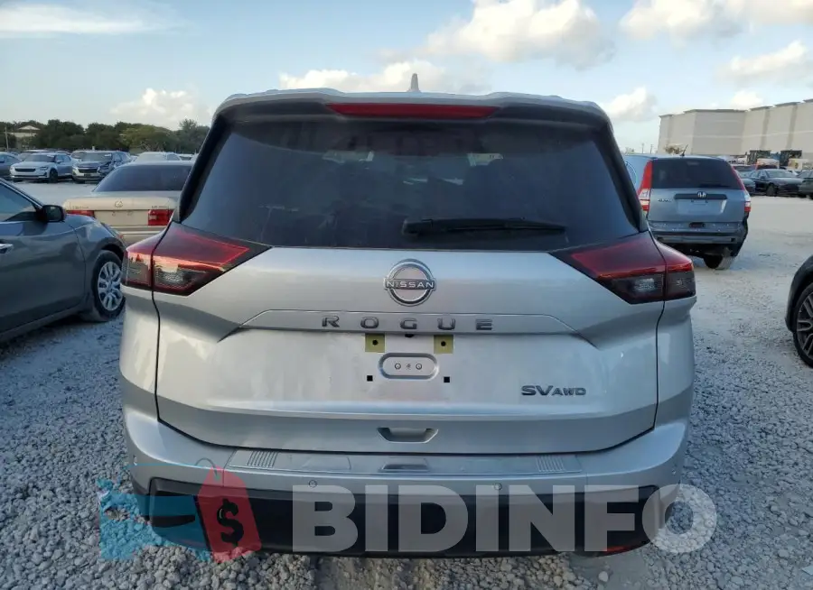 JN8BT3BB6RW286211 Photo# 6