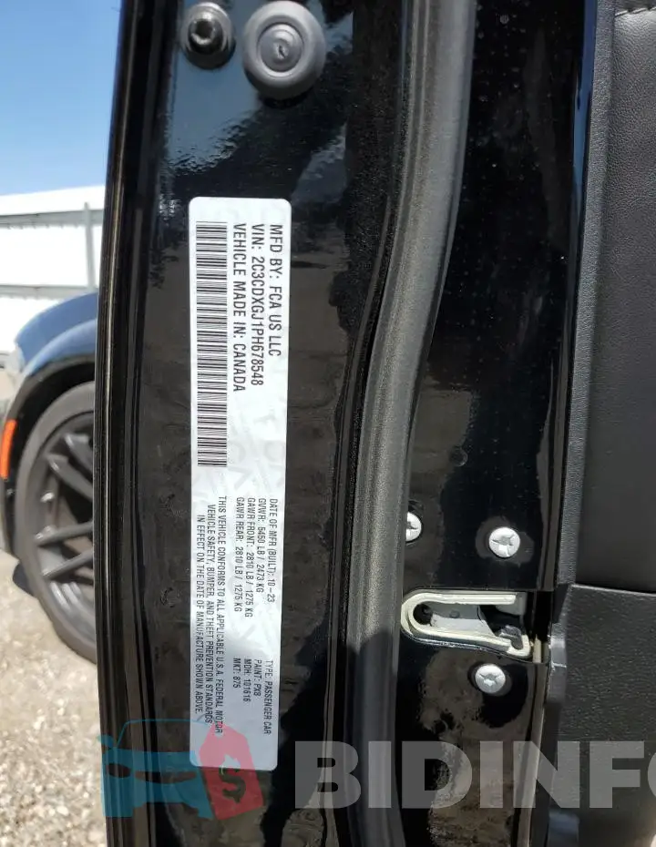 2C3CDXGJ1PH678548 Photo# 13