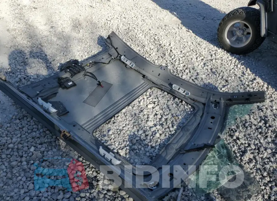 2C3CDXGJ6HH560884 Photo# 11