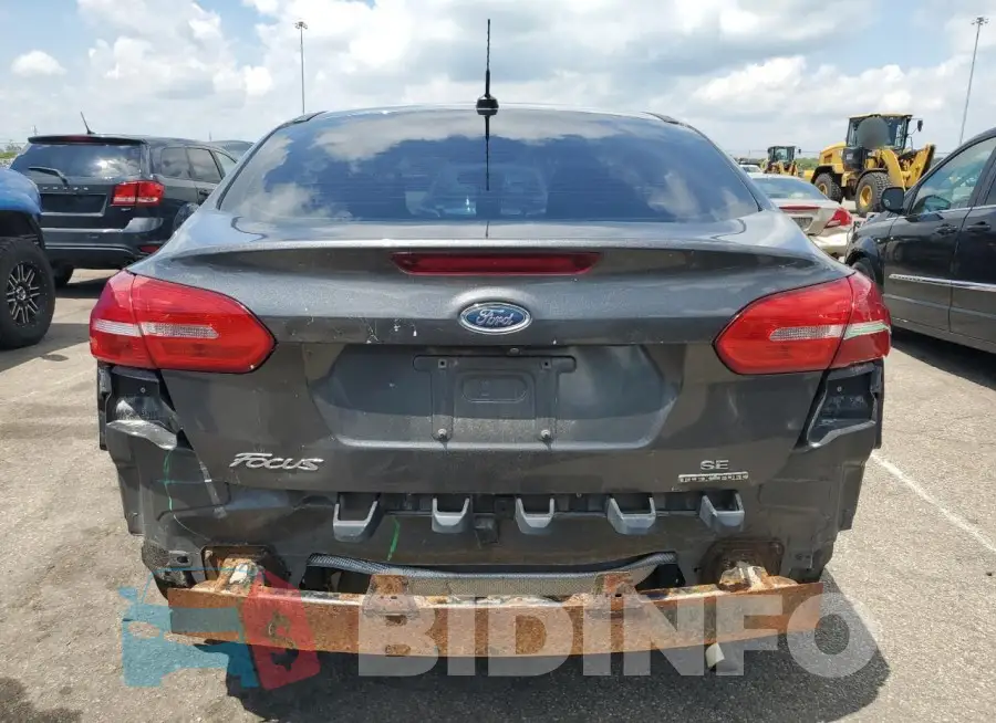 1FADP3F20GL305424 Photo# 6