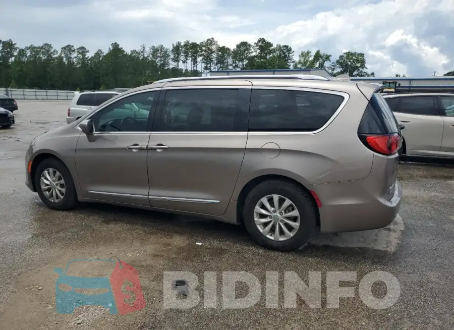 2C4RC1BG5JR157349 Photo# 2