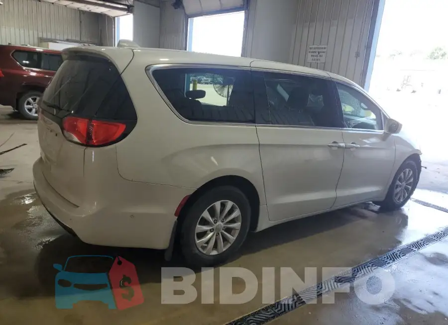 2C4RC1FG3KR636753 Photo# 3