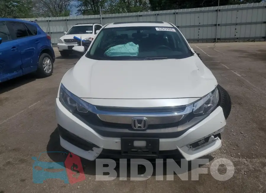 19XFC2F77HE007452 Photo# 5