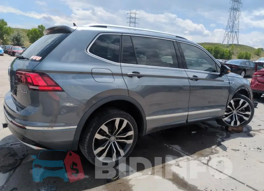 3VV4B7AX8LM022704 Photo# 3