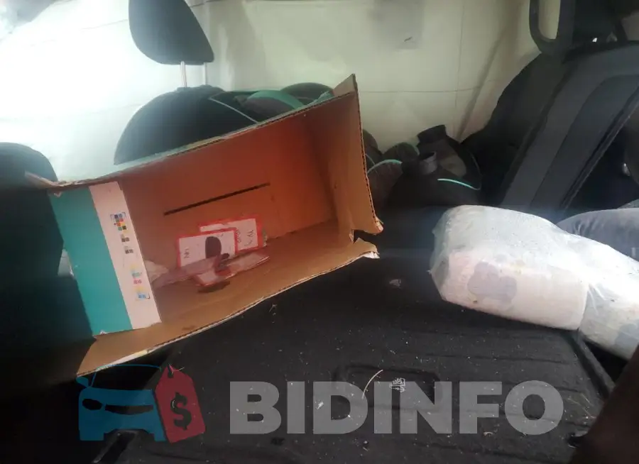JN8BT3CB8RW430727 Photo# 10