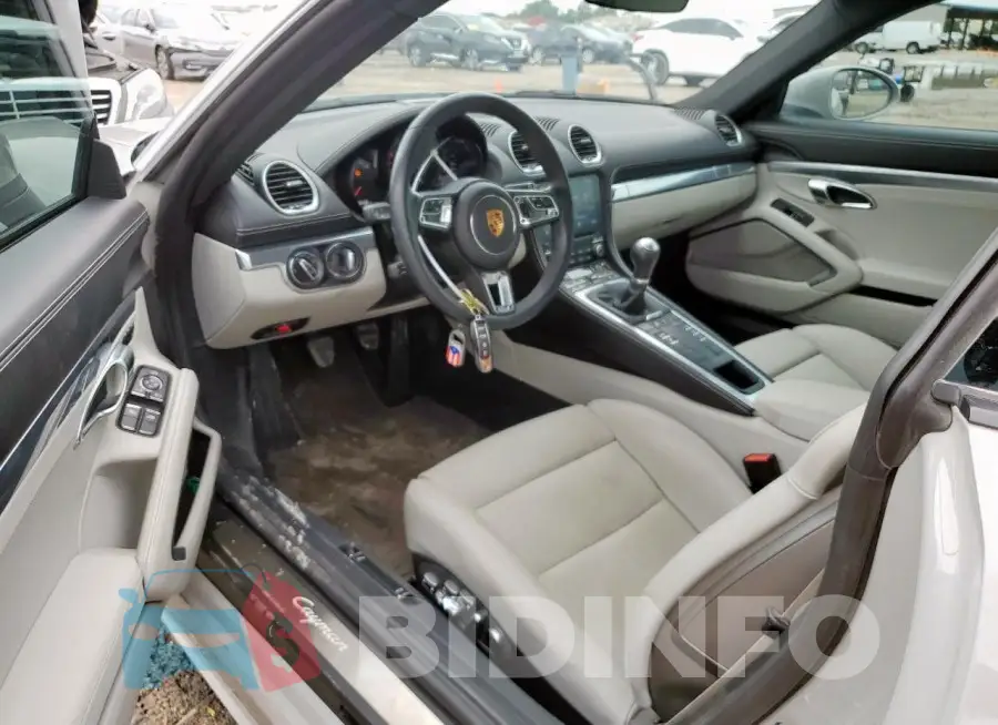 WP0AA2A83RK255017 Photo# 8