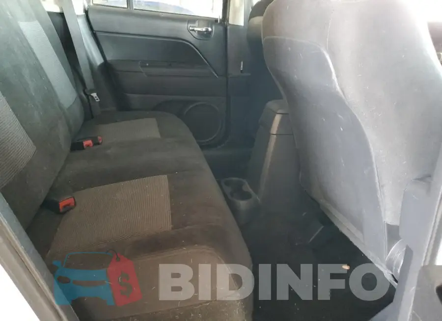 1C4NJCBA0HD124333 Photo# 10