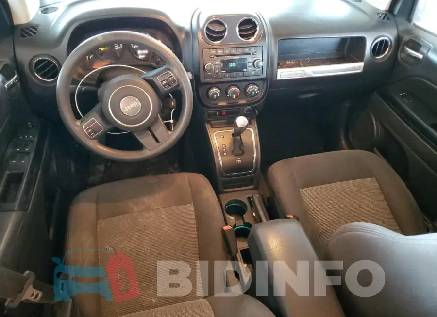 1C4NJCBA0HD124333 Photo# 8