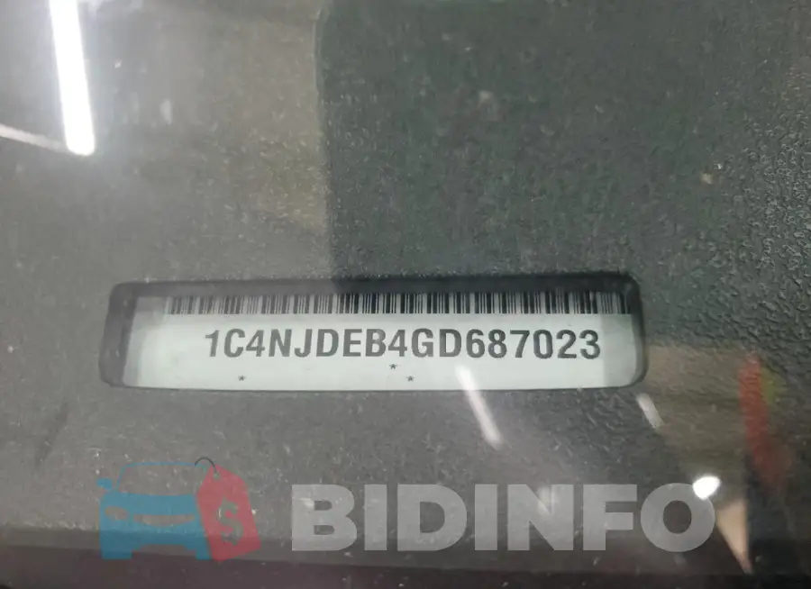 1C4NJDEB4GD687023 Photo# 13