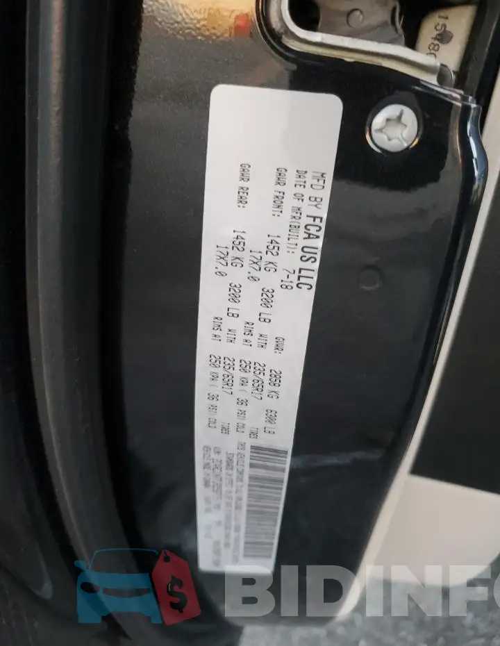 2C4RC1N77JR358715 Photo# 13