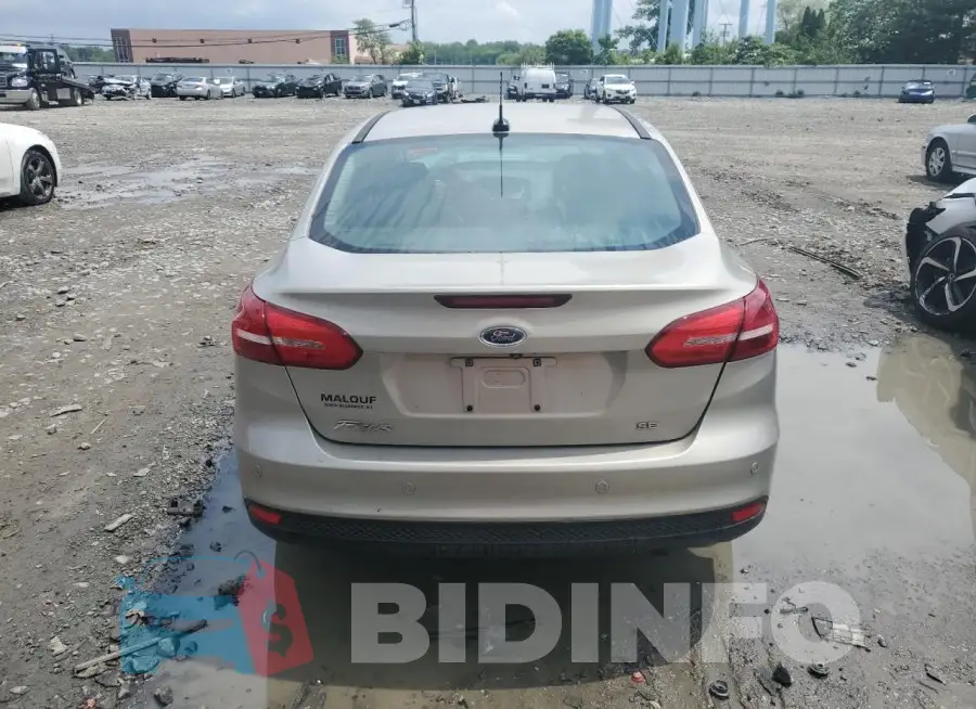 1FADP3F24GL375637 Photo# 6
