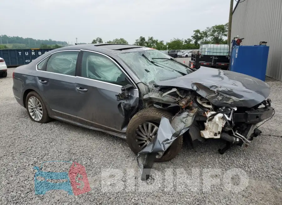 1VWBS7A31GC064803 Photo# 4