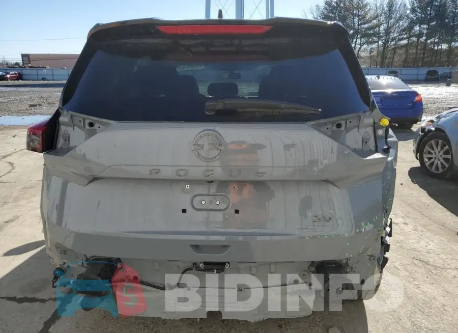 JN8BT3BA2PW013738 Photo# 6