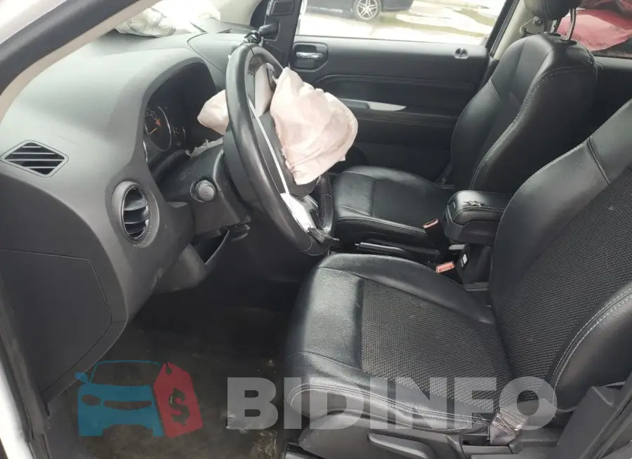 1C4NJDEB6GD737579 Photo# 7