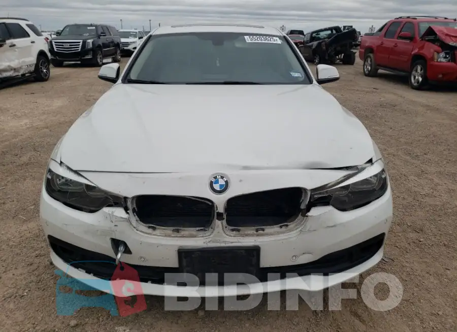 WBA8A9C54GK618123 Photo# 5