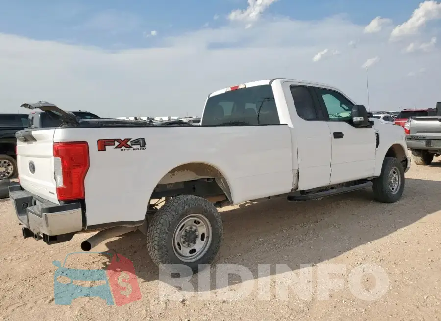 1FT7X2B60KEG23826 Photo# 3