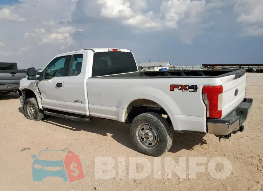 1FT7X2B60KEG23826 Photo# 2