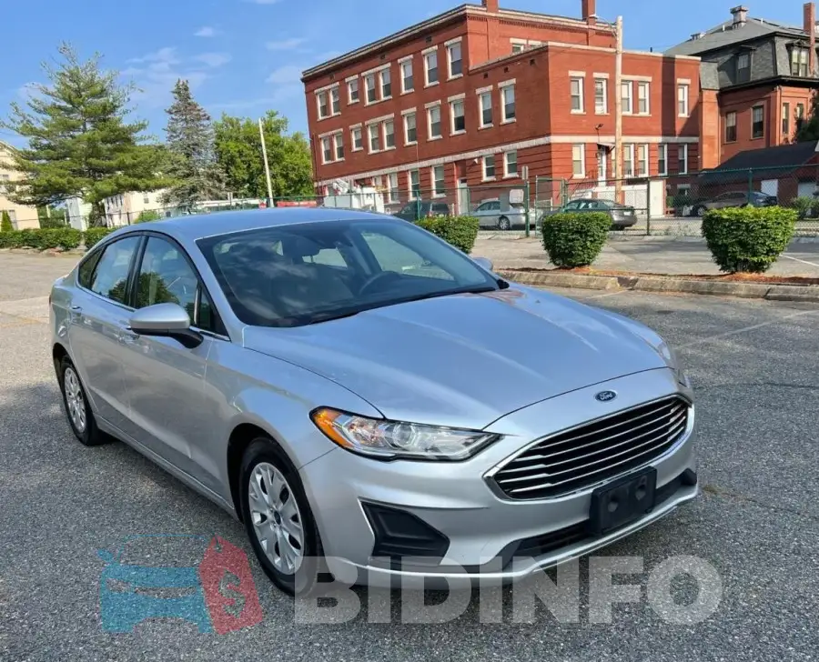 3FA6P0G7XKR143006 Photo# 1