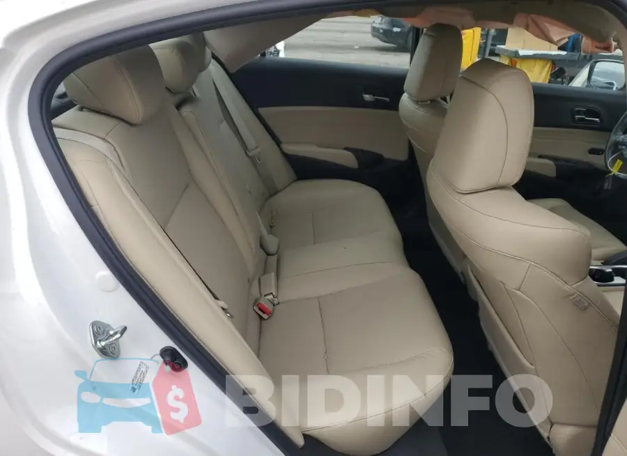 19UDE2F70JA000421 Photo# 10