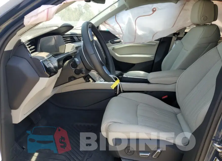 WA16AAGE4RB051463 Photo# 7