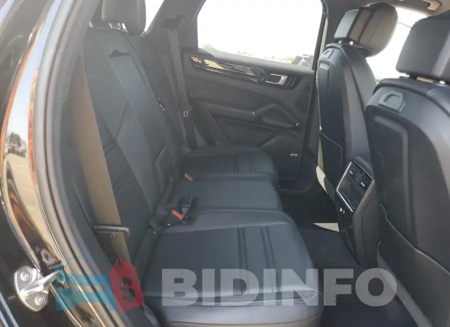 WP1AA2AY3KDA08539 Photo# 11