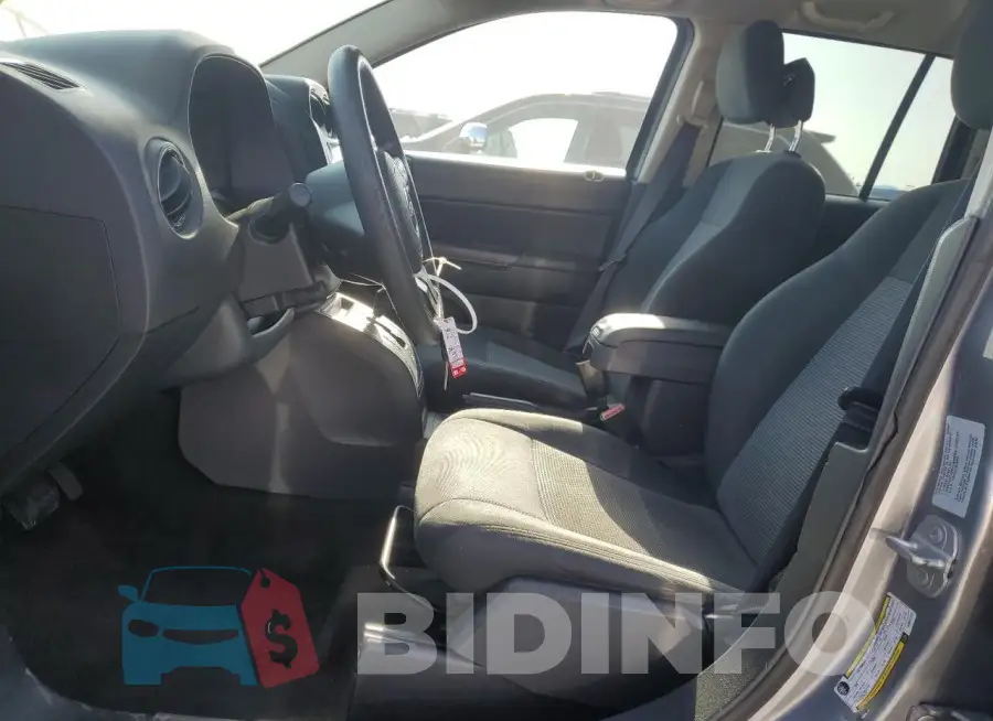 1C4NJDBB5GD631273 Photo# 7