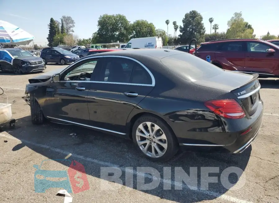 WDDZF4JBXJA392998 Photo# 2