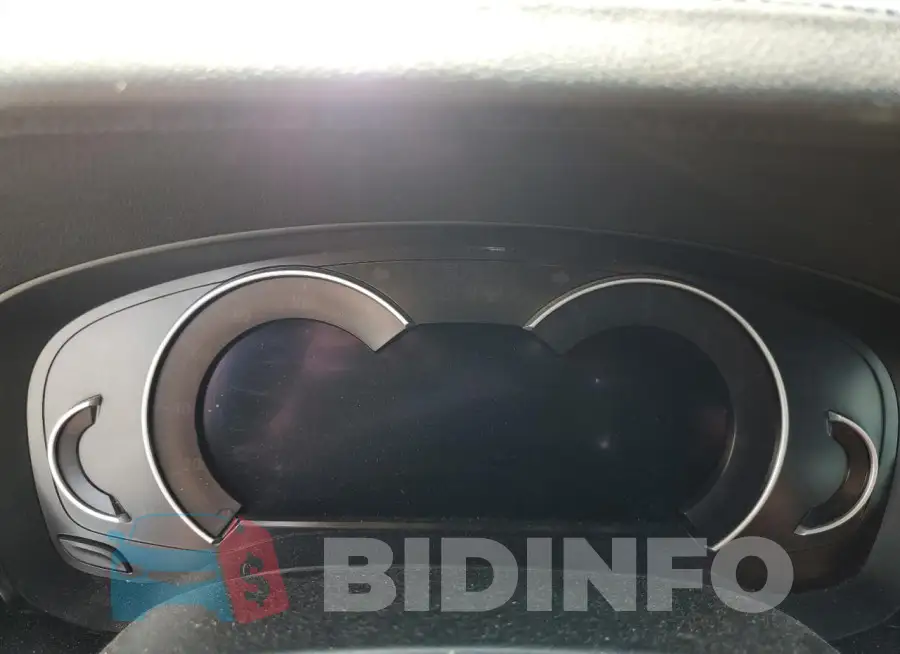 WBAJB9C57JG464452 Photo# 9