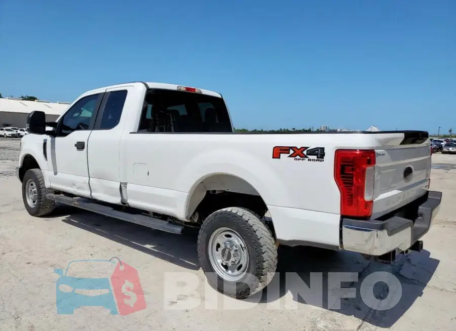 1FT7X2B63HED50048 Photo# 2