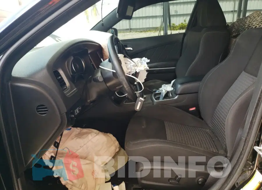 2C3CDXHG1PH530130 Photo# 7
