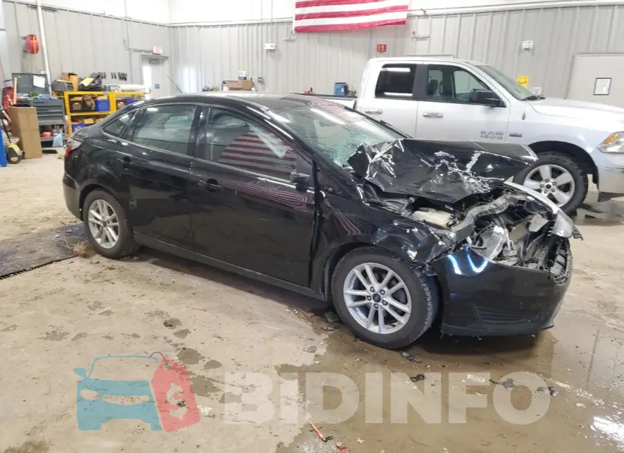 1FADP3F22JL303696 Photo# 4