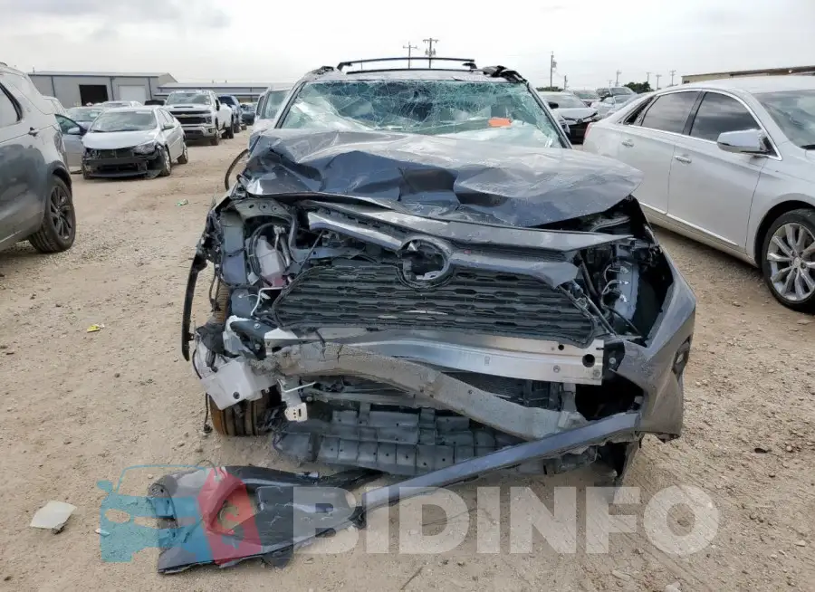 2T3A1RFV9PW404607 Photo# 5