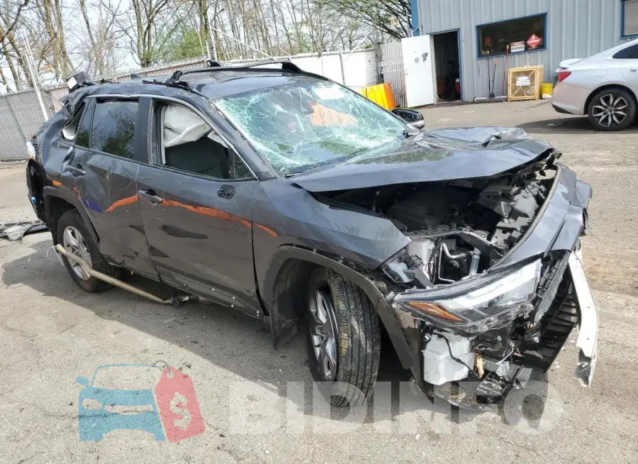 2T3P1RFV8RC438326 Photo# 4
