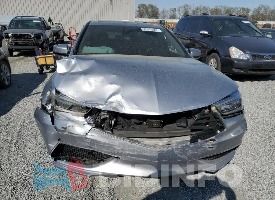 19UUB2F54JA006777 Photo# 5