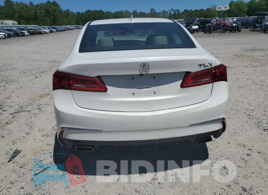 19UUB2F59JA004586 Photo# 6