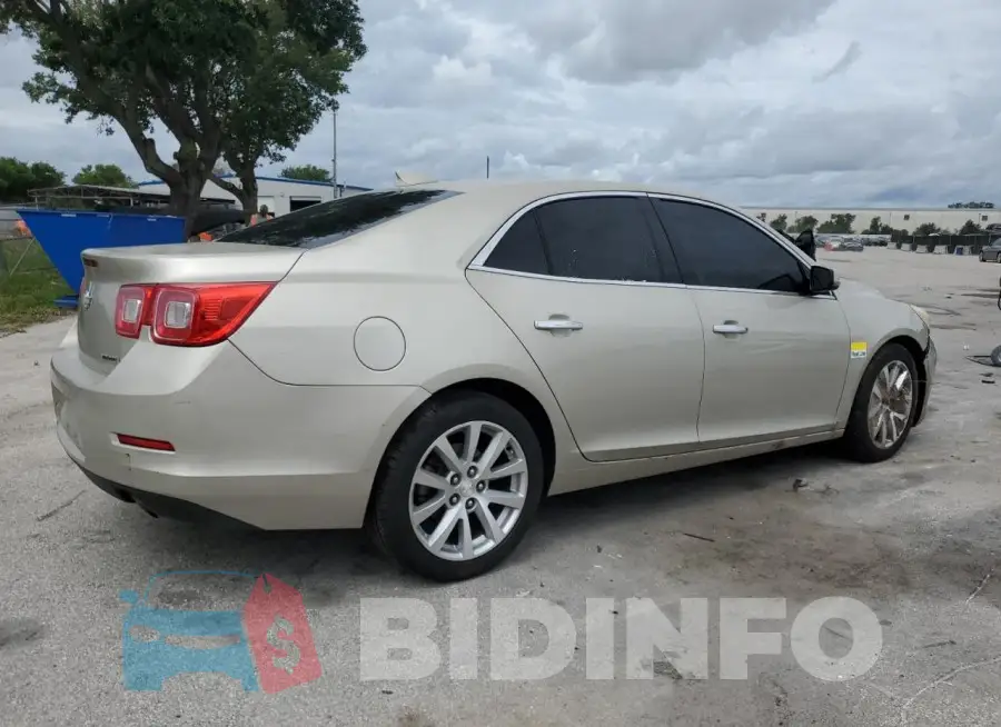 1G11E5SA8GF105328 Photo# 3