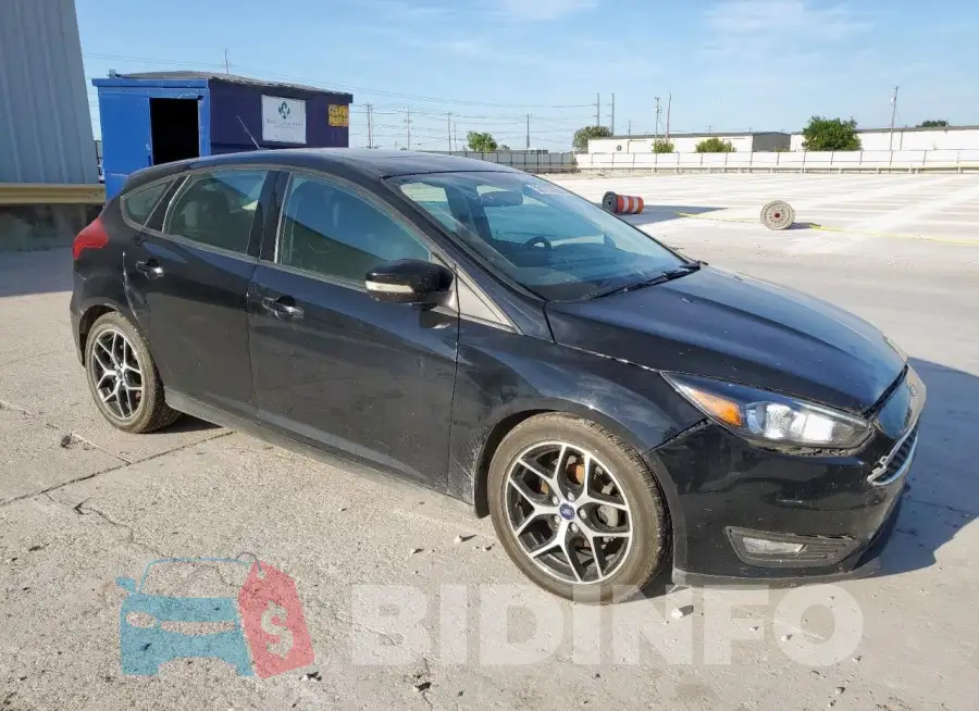 1FADP3M22JL204931 Photo# 4