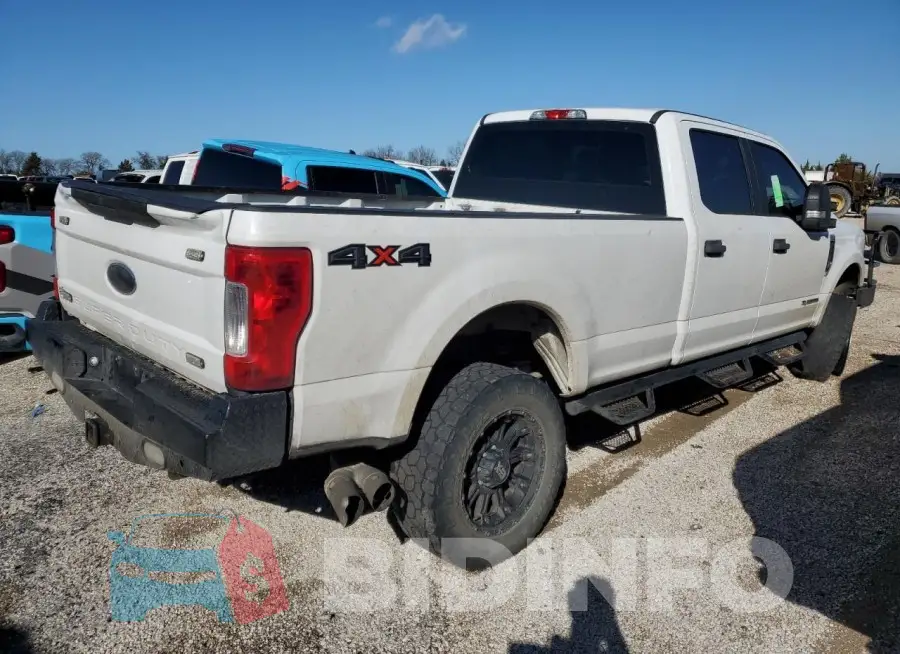 1FT8W3BT7JEB64795 Photo# 3