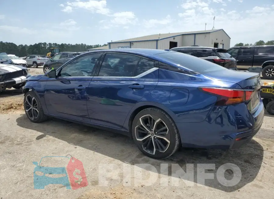 1N4BL4CV1PN320851 Photo# 2