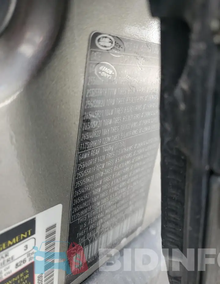 SALYM2RV3JA733200 Photo# 12
