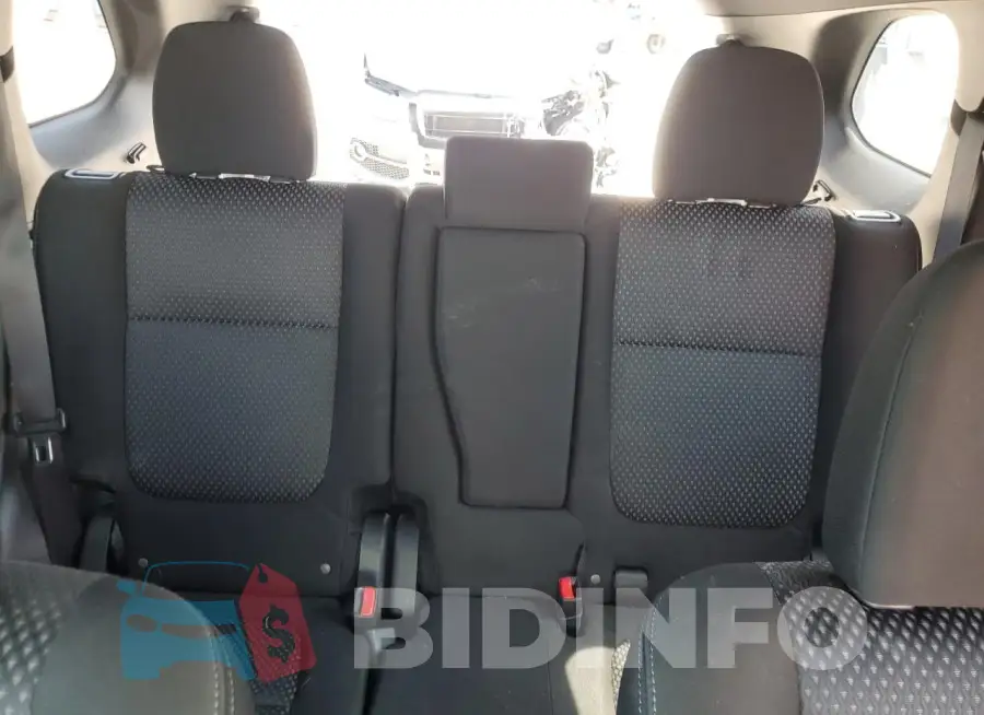 JA4AD3A31JZ048164 Photo# 10