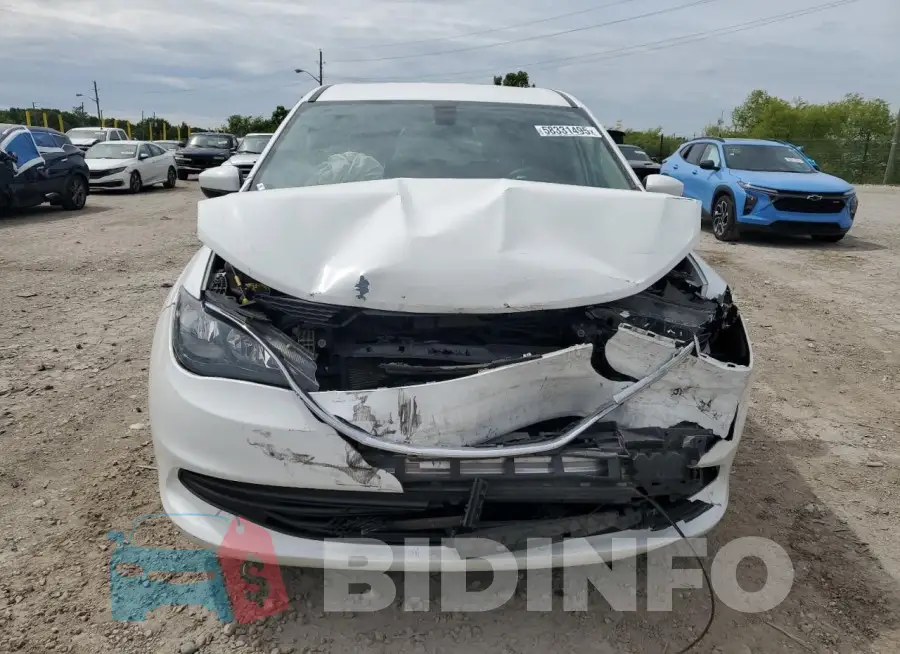 2C4RC1DG3HR552475 Photo# 5